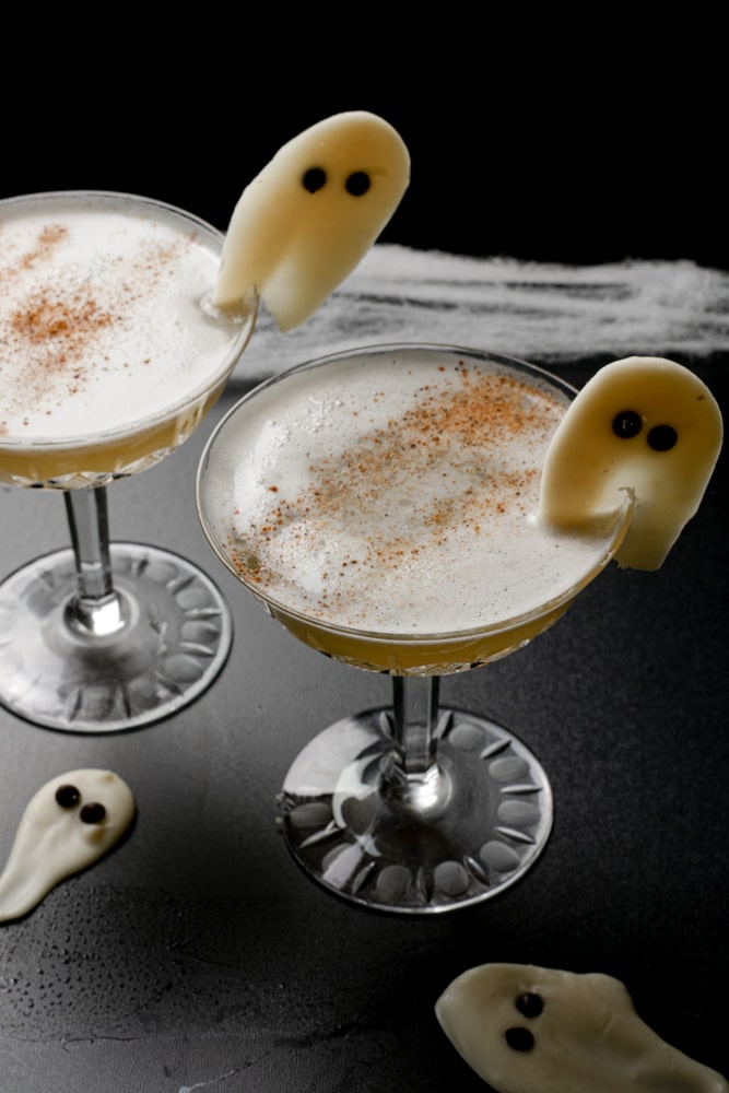 close up of nutmeg on top of a Casper cocktail 